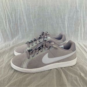Nike Court Royale Sneakers